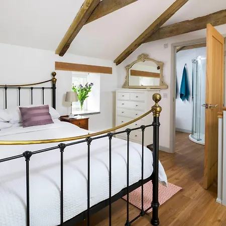 Red River Stables - Peaceful, Beautiful Grounds, Swimming Pool, Location For West Cornwall * Camborne